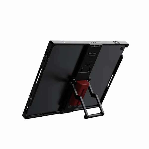 cage_with_ipad_m4